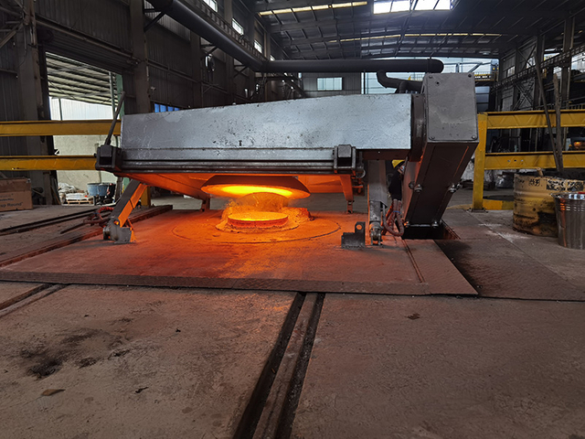 Front & Rear Tilting Hoods